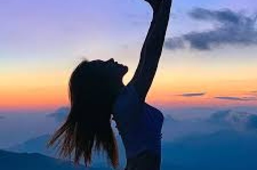 鹿晗关晓彤再登热搜榜百万大V爆料分手内幕女方已开始新恋情